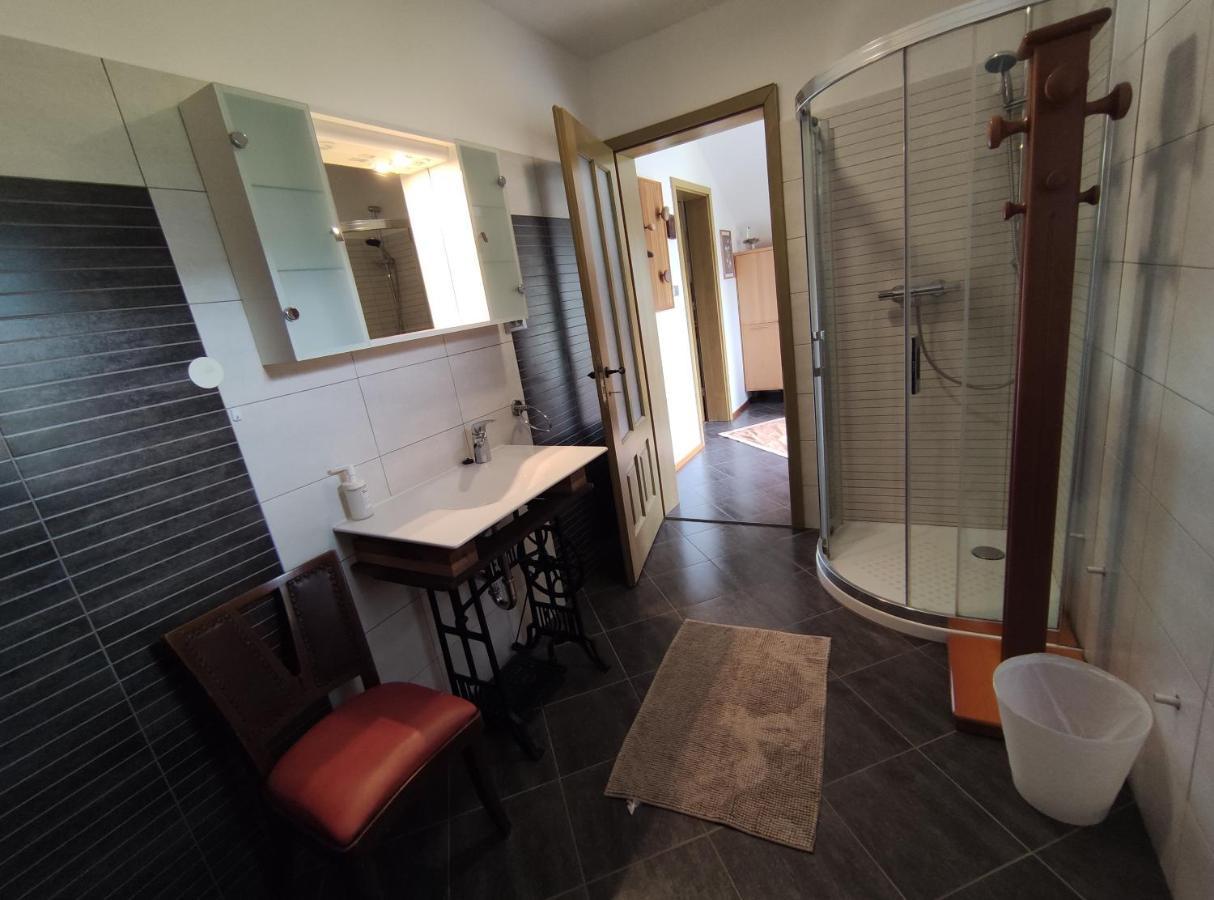 Apartments Leni Postojna Ngoại thất bức ảnh